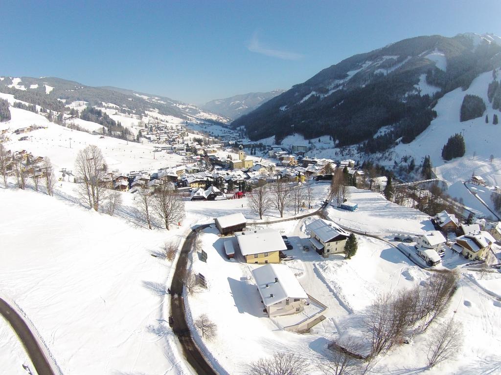 Saalbach Apartments Landhaus Bernkogel - Ski In Ski Out מראה חיצוני תמונה